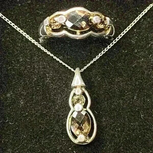 STERLING SILVER TEARDROP NECKLACE & RING SET
Sterling .925